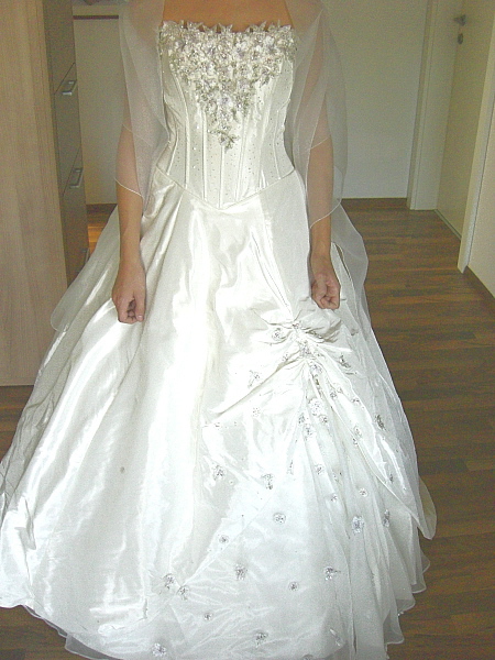 brautkleid.jpg